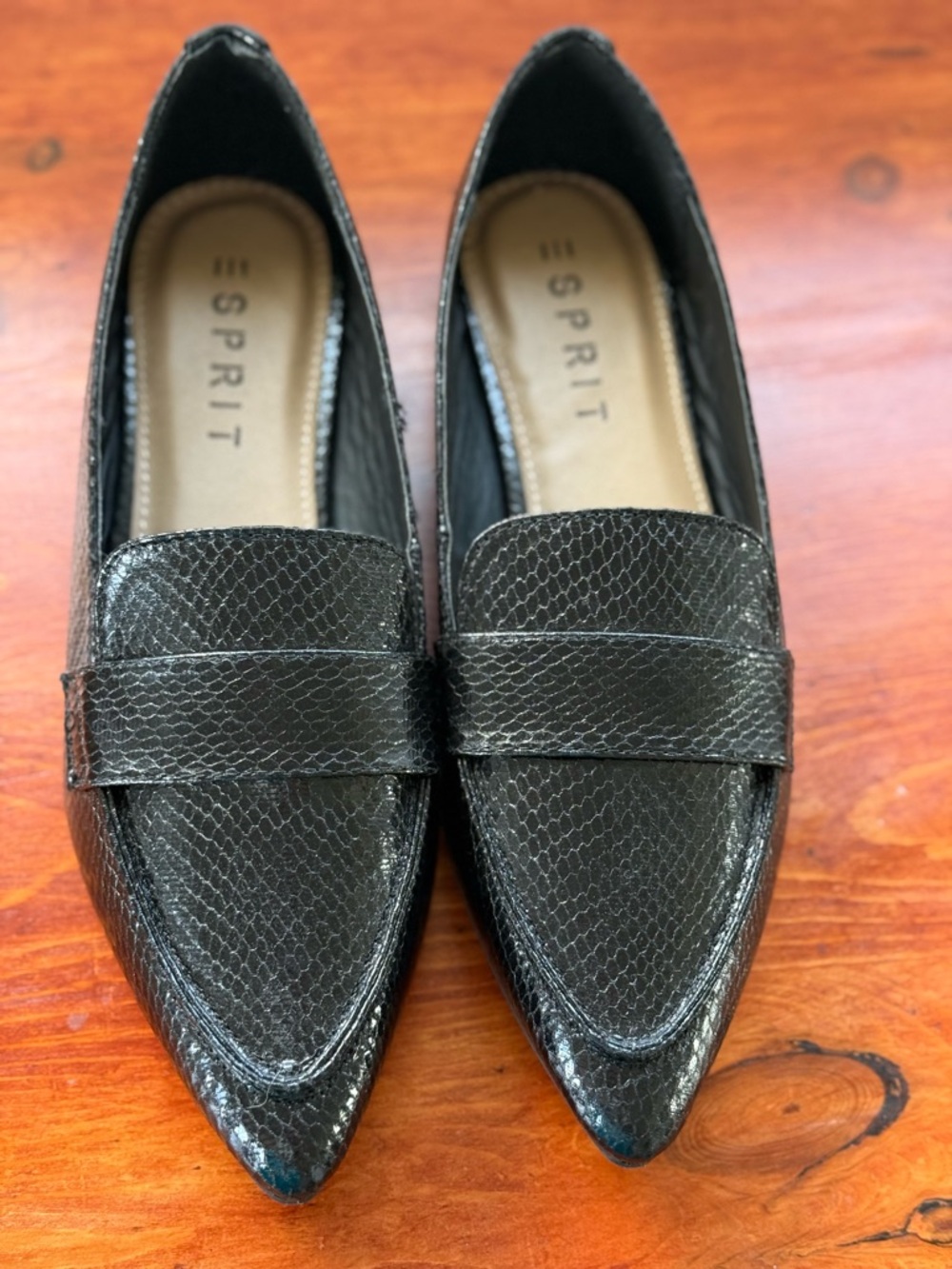 Esprit Black Faux-Snakeskin Pointed Loafers 7.5 size